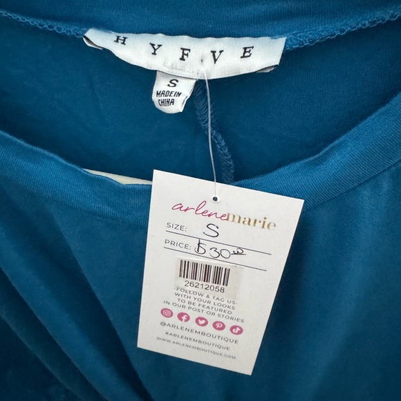 HYFVE Adjustable Crop Top-BLACK - Picture 7 of 7